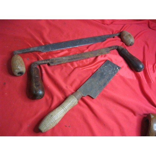 170 - A pair of vintage drawknives and a splitting axe, all in good order