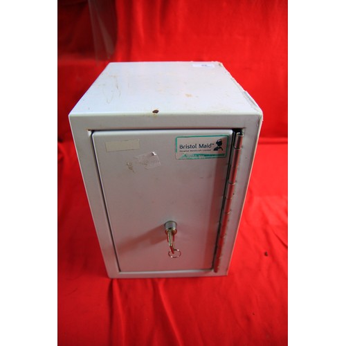 58 - A small safe with key