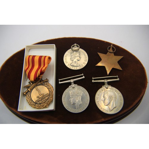 146 - WWII Medals - A 1939-45 Star, War Medal, Defence Medal, a Fire Service Long Service & Good Conduct M... 