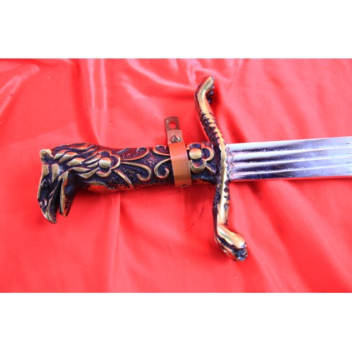 203 - A vintage stage prop 'Aladdin'-style sword/scimitar