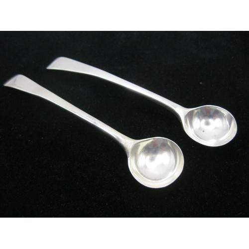 246 - A pair of sterling silver condiment spoons hallmarked for London 1815 (2nd type hallmark for that ye... 