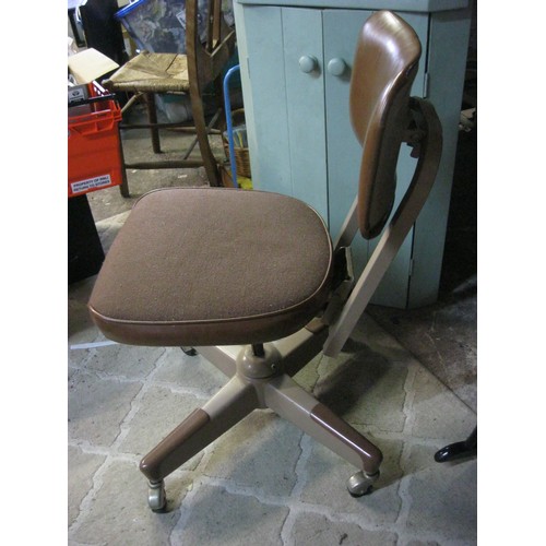 265 - A baurer or Cramer style industrial draughtsman or Architect swivel chair in very very good conditio... 