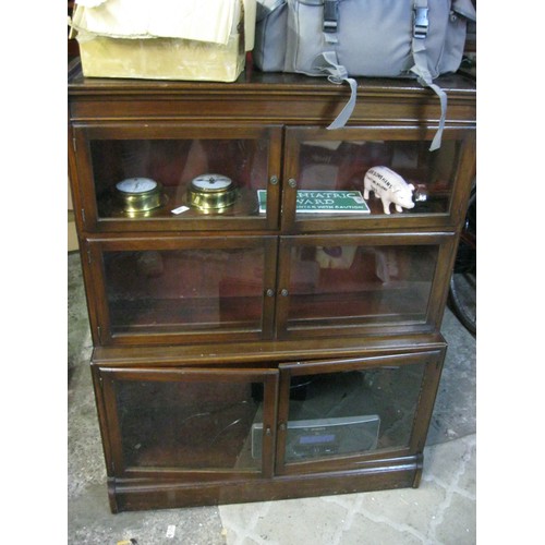 206 - A mahogany glass fronted set of detachable Barrister's bookcases, 3 tier, all in good order