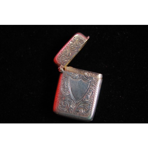 83 - CHK A sterling silver vesta case, 14.8g