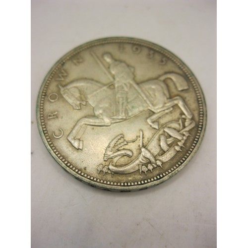 239 - A 1935 George V crown in good order, possibly VF+ condition (inspect)