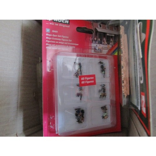 48 - Noch 38401 n gauge figures sealed in packet ,Preiser part used 79007 unpainted figures,VT hobby mode... 