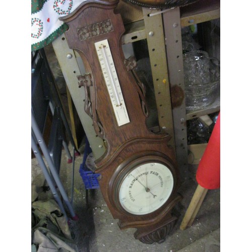 283 - A vintage Smith & Mason banjo barometer, glass present but a/f