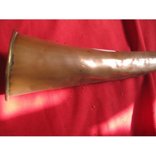 161 - A vintage brass 'tally ho!' type hunting horn, battered but still works