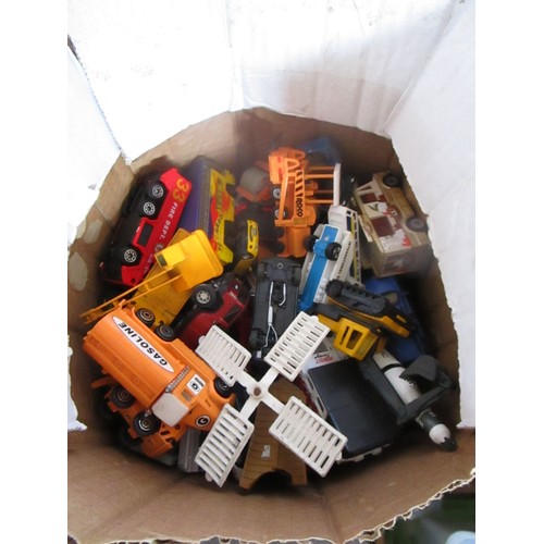 15 - A box of diecast vehicles as per pictures