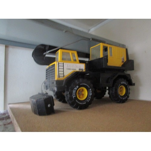 4 - Tonka crane bucket excavation earth moving lorry in very good condition but some small repairs to ar... 