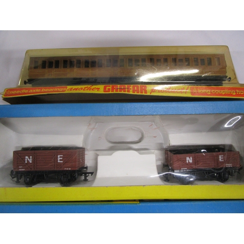 170 - A Mixed lot of Wagons and coaches by Grafar and Hornby to include a GWR Brake third and a Grafar Tea... 