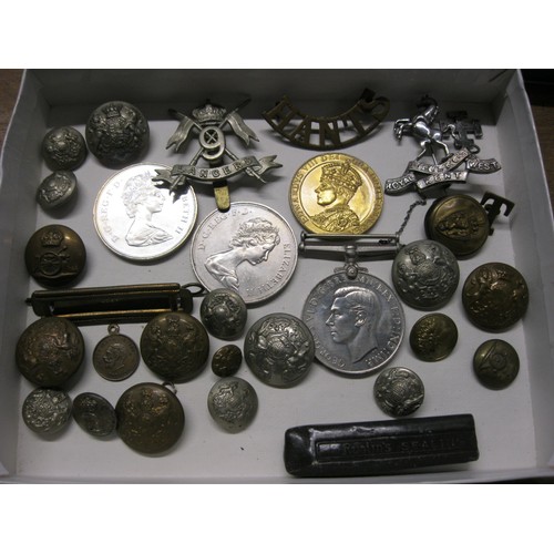 301 - An assortment of mainly military items including A Royal West Kents sweetheart brooch, a 9th Lancers... 