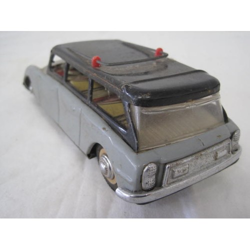 221 - An impressive Chinese or Japanese 1960s tin plate model of a Citroen DS Estate, in overall good cond... 