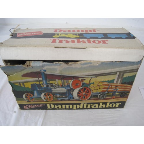 251 - A Wilesco Dampftraktor Traction Engine D40 in excellent condition, in original box - some storage we... 