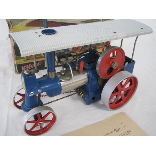 251 - A Wilesco Dampftraktor Traction Engine D40 in excellent condition, in original box - some storage we... 