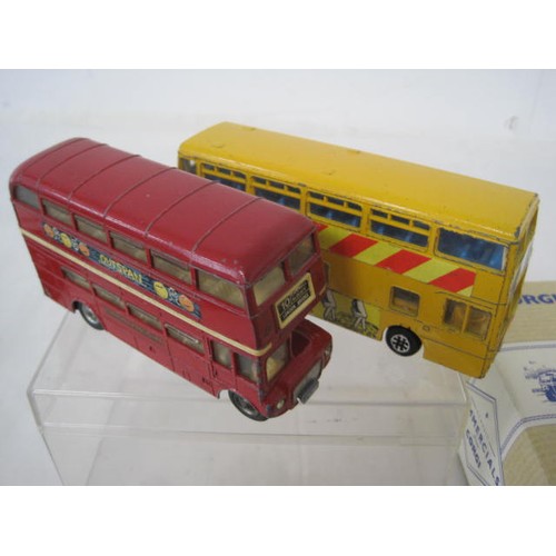 150 - A selection of die cast models of vintage buses, cars and vehicles, including Corgi Commercials Guy ... 