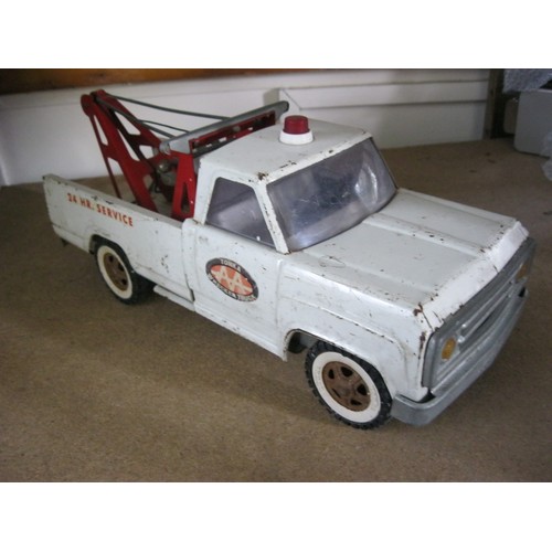 124 - A 1960s/early 70s Tonka AAA Wrecker Pick-Up Truck, original finish and decals, original hook