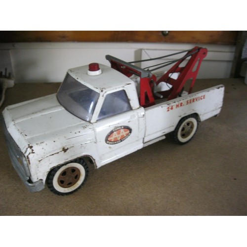 124 - A 1960s/early 70s Tonka AAA Wrecker Pick-Up Truck, original finish and decals, original hook