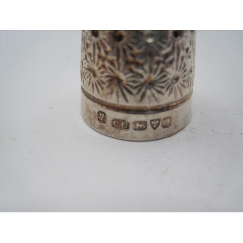 196 - A Charles Horner Sterling Silver Thimble hallmarked for Chester 1902