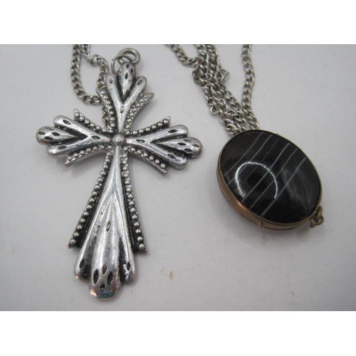 69 - An agate pendant mounted as a locket, a base metal cross pendant on chain, and four costume brooches