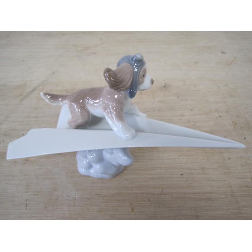 22 - LLadro Puppy on a paper plane