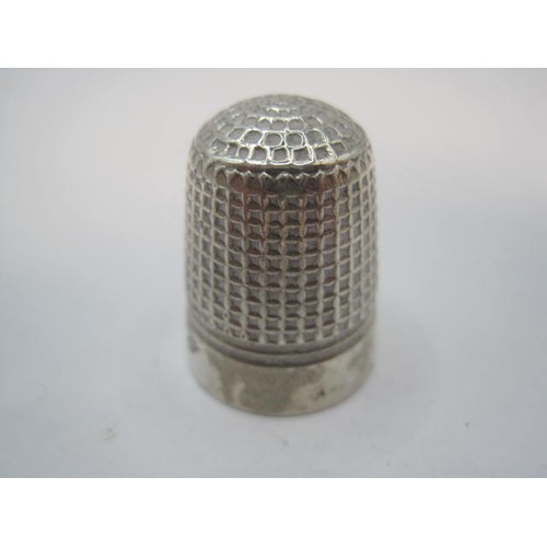 102 - A Charles Horner size 5 Dorcas thimble, height 2.4cm, 7.5g