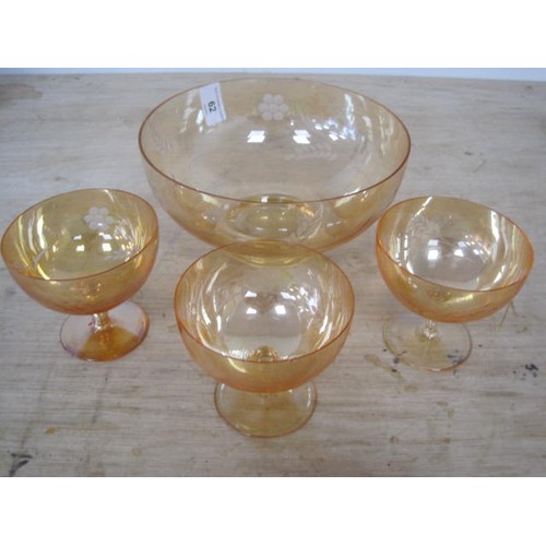 62 - A Glass bowl along with six serving glasses in mint condition