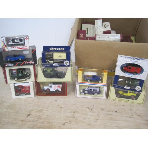 100 - Box of diecast vehicles