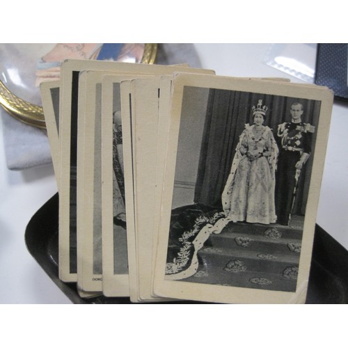 198 - Queen Elizabeth II 1953 Coronation collectables and memorabilia (the contents of a shoe box, and the... 