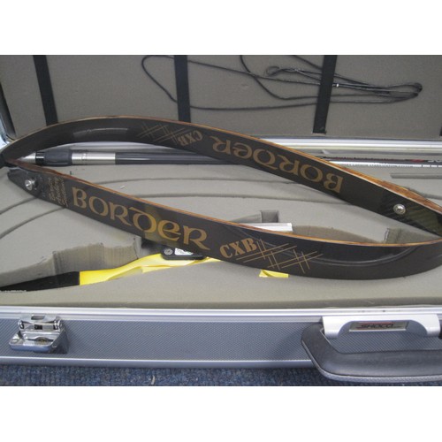 17A - Archery equipment - Shock.com case containing a Samick Border Archery Scotland bow, Spiga carbon 30 ... 