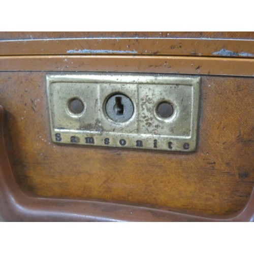 187 - Vintage Samsonite Streamlite tan leather suitcase, fitted interior with woven label of Shwayder Bros... 