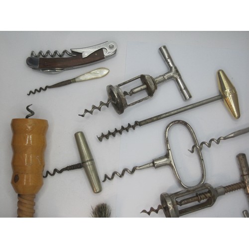 158 - A selection of corkscrews including mechanical examples