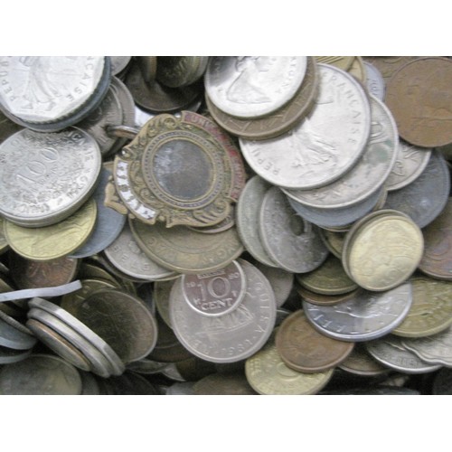 13 - A large tin of mixed coinage