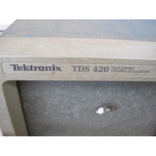 22 - A Tektronix TDS 420 Oscilloscope in working order