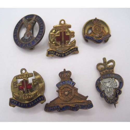 77 - A group of four World War 2 medals and ribbons (Defence Medal, 1939-1945 War Medal, The 1939-1945 St... 