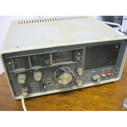 102 - A Yaesu FRG-7 Communications Receiver in apparent working order