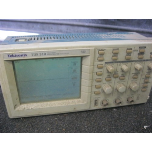 20 - A Tektronix TDS210 Digital Oscilloscope in working order, very dusty