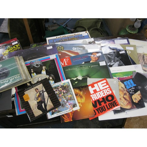 62 - Box of 1980s singles and LPs