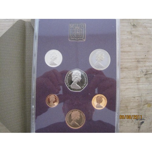 266 - 1978 and 1980 Royal Mint cased Proof Coin Sets