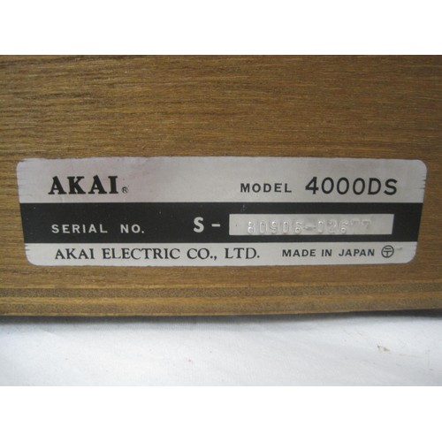 30 - Akai reel to reel 4000ds in good cosmetic condition and in apparent working order: VU meters light a... 