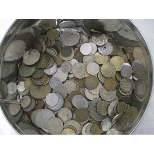 213 - A tin of mixed coinage including some silver