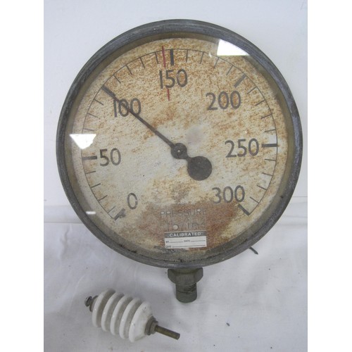 35 - A vintage steam pressure gauge approx 10