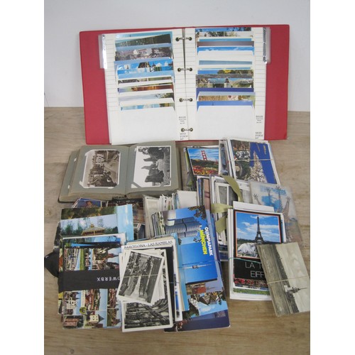 170 - An accumulation of postcards, mainly European and world holiday/tourist views 1960s-1990s. Includes ... 