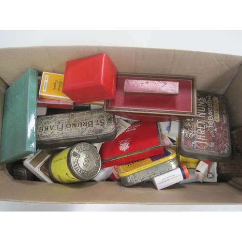 210 - A box of vintage cigarette and cigarillo boxes (no contents, some a/f signs of storage), a small qua... 