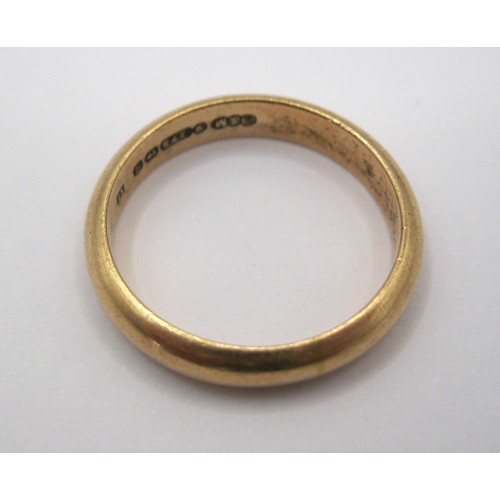 227 - A 9 carat gold wedding band, plain, UK hallmarks for Birmingham, approx weight 2.77g, ring size L/M