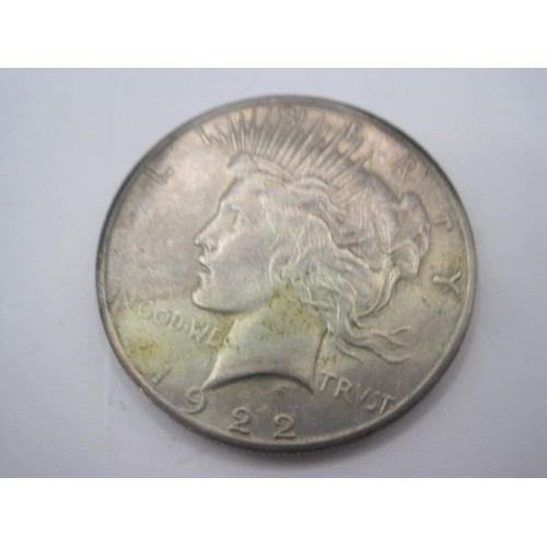 19 - A 1922 US silver dollar