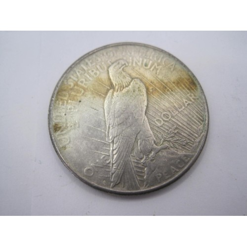 19 - A 1922 US silver dollar