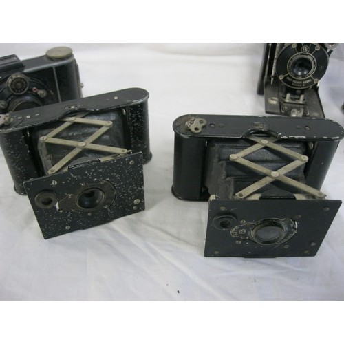 193 - A selection of 3 antique Kodak VPK (Vest Pocket Kodak) cameras (1 x Model B, 2 x 25BT50), all in app... 