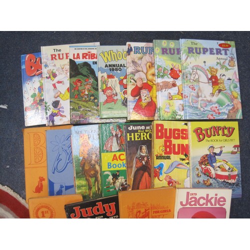 118 - Eighteen children's annuals including Rupert, La Ribambelle en Ecosse, Bunty, Judy, etc