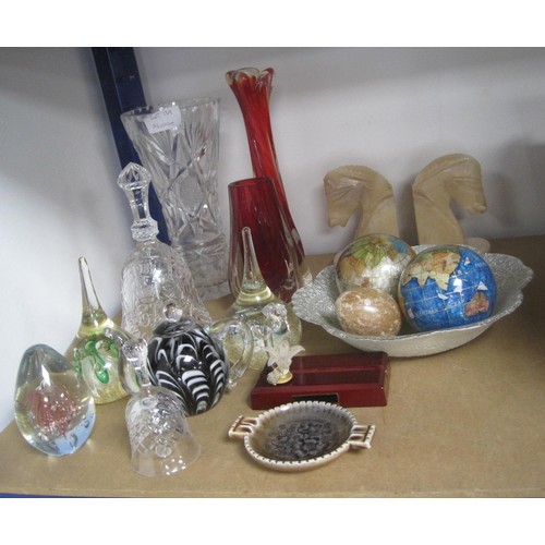 139 - Glass ware and decorative items, including Charles and Diana wedding glass bell, teapot paperweight ... 